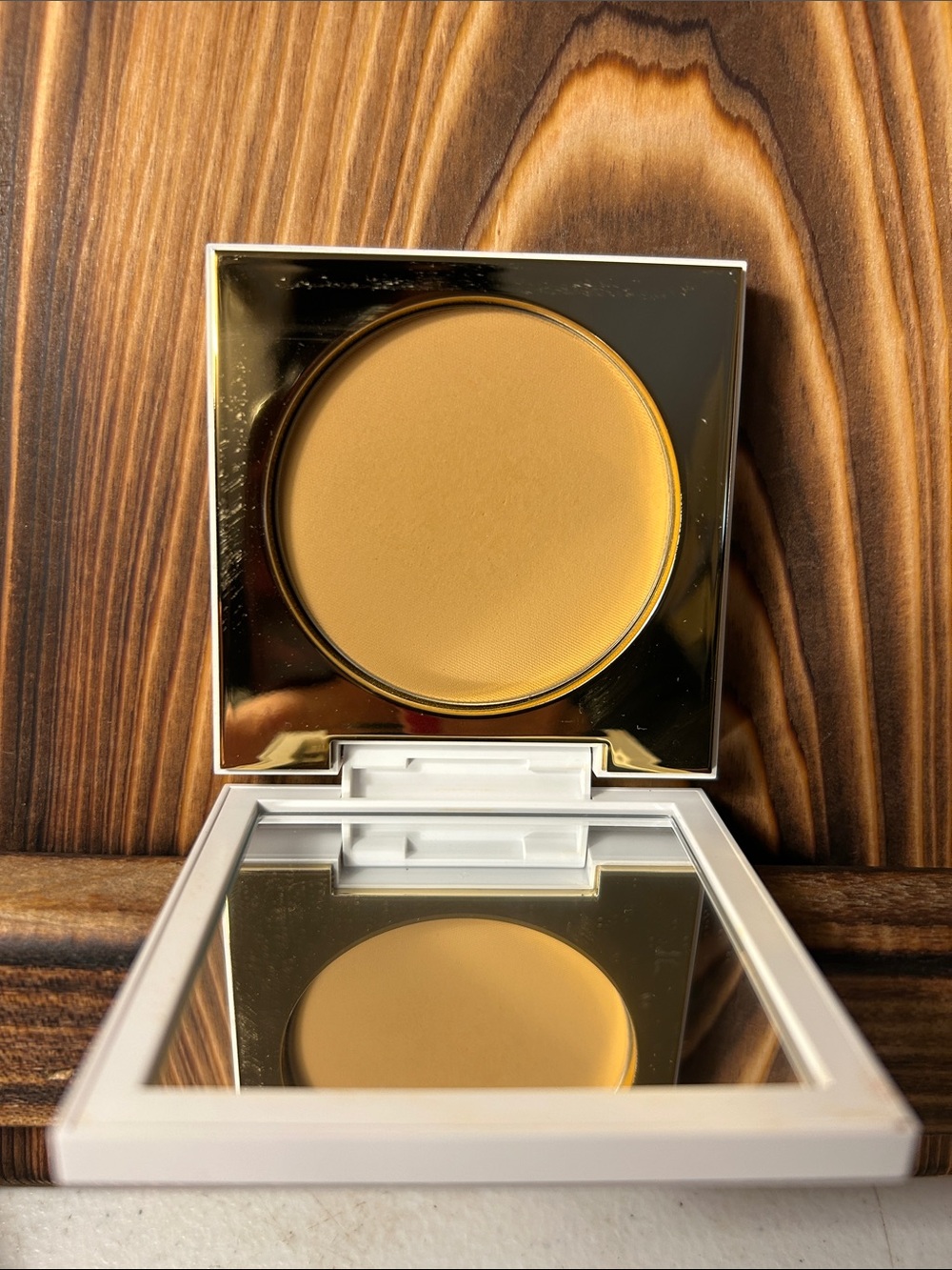 Pressed Setting Powder — Golden Luxe Matte Finish
